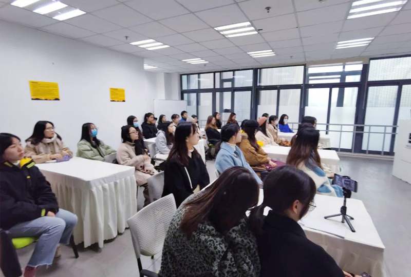 ���X�Ժ�L(zh��ng)�c�W(xu��)���M(j��n)�н���