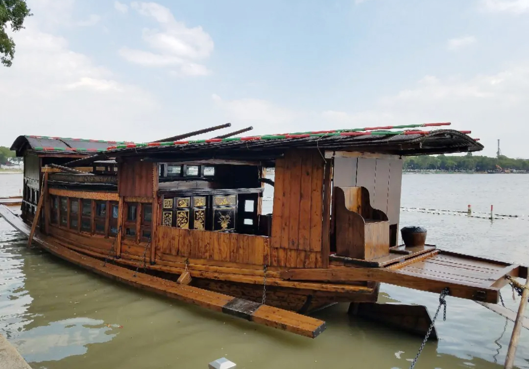 �tɫ��ʥ���c�������d�Ϻ��L(f��ng)�����م^(q��)