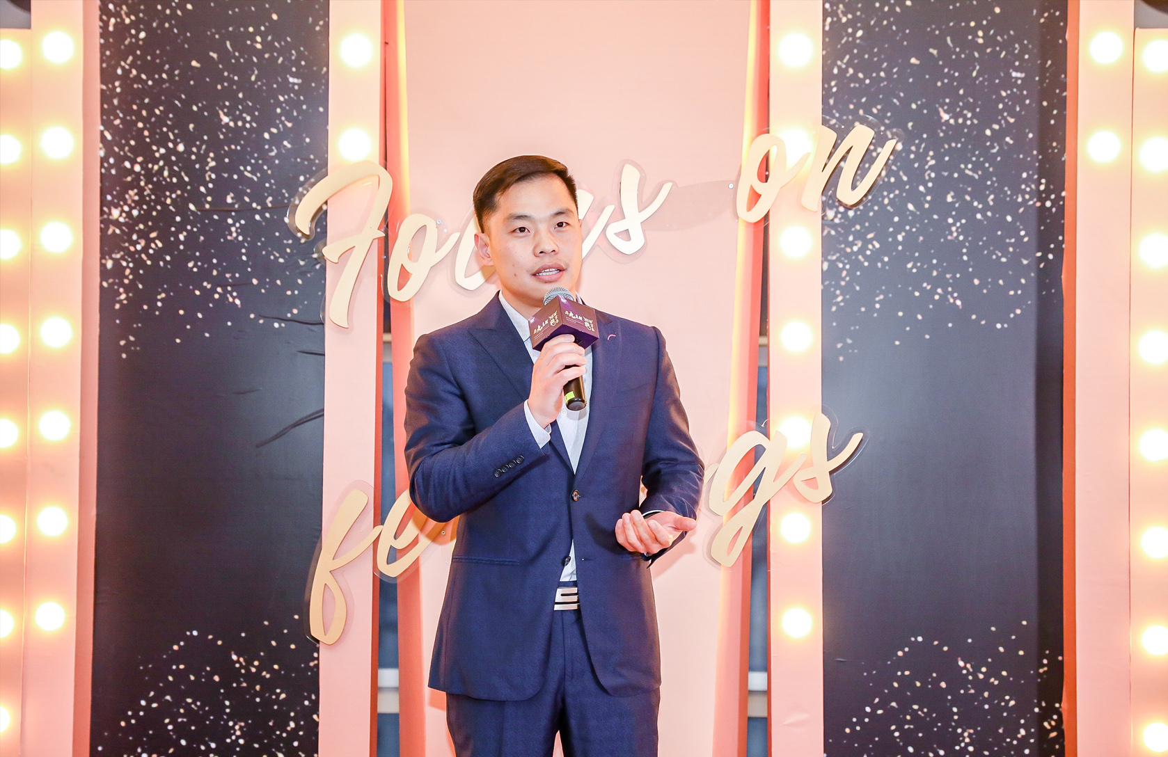 �������_(t��i)�vԒ