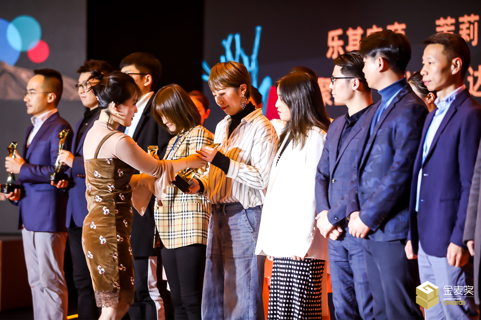 ���e���������ѠI�N����(w��)���@���C(j��)��(g��u)�����C��