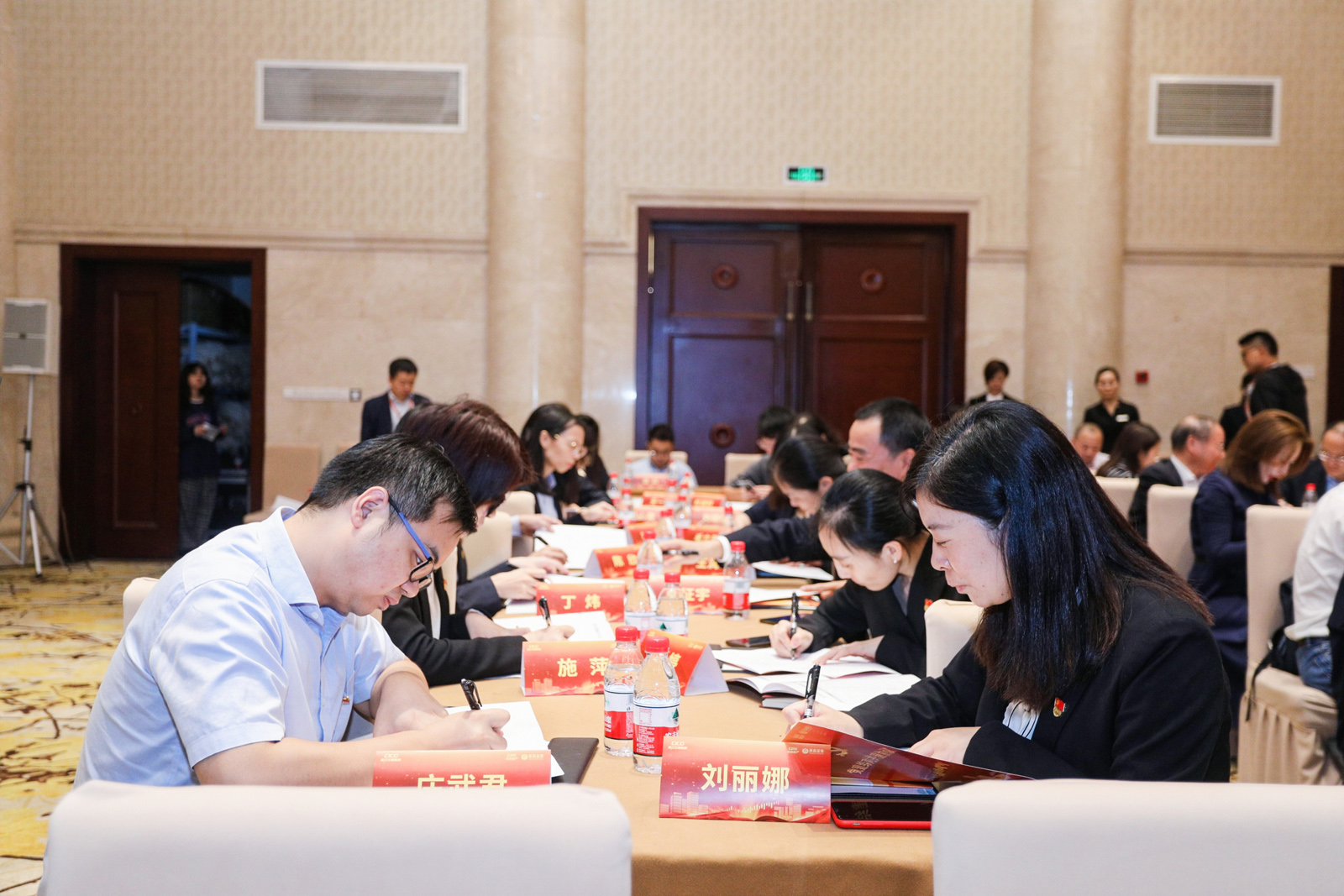 ��Ͷ�خa(ch��n)�������Cȯ�h���Y(ji��)��(du��)���s�F(xi��n)��