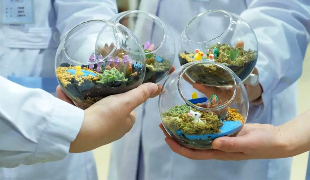 ���ˋDŮ��(ji��)΢���^��ˇ�������