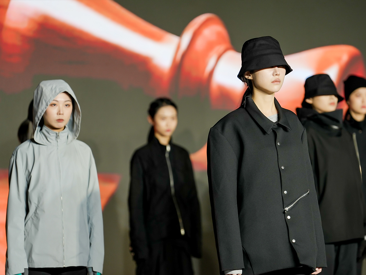 服裝秋冬新品發(fā)布會模特走秀