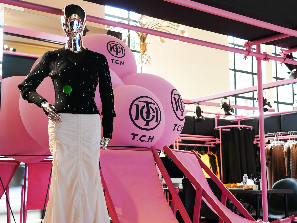 品牌服裝訂貨會產(chǎn)品展示區(qū)