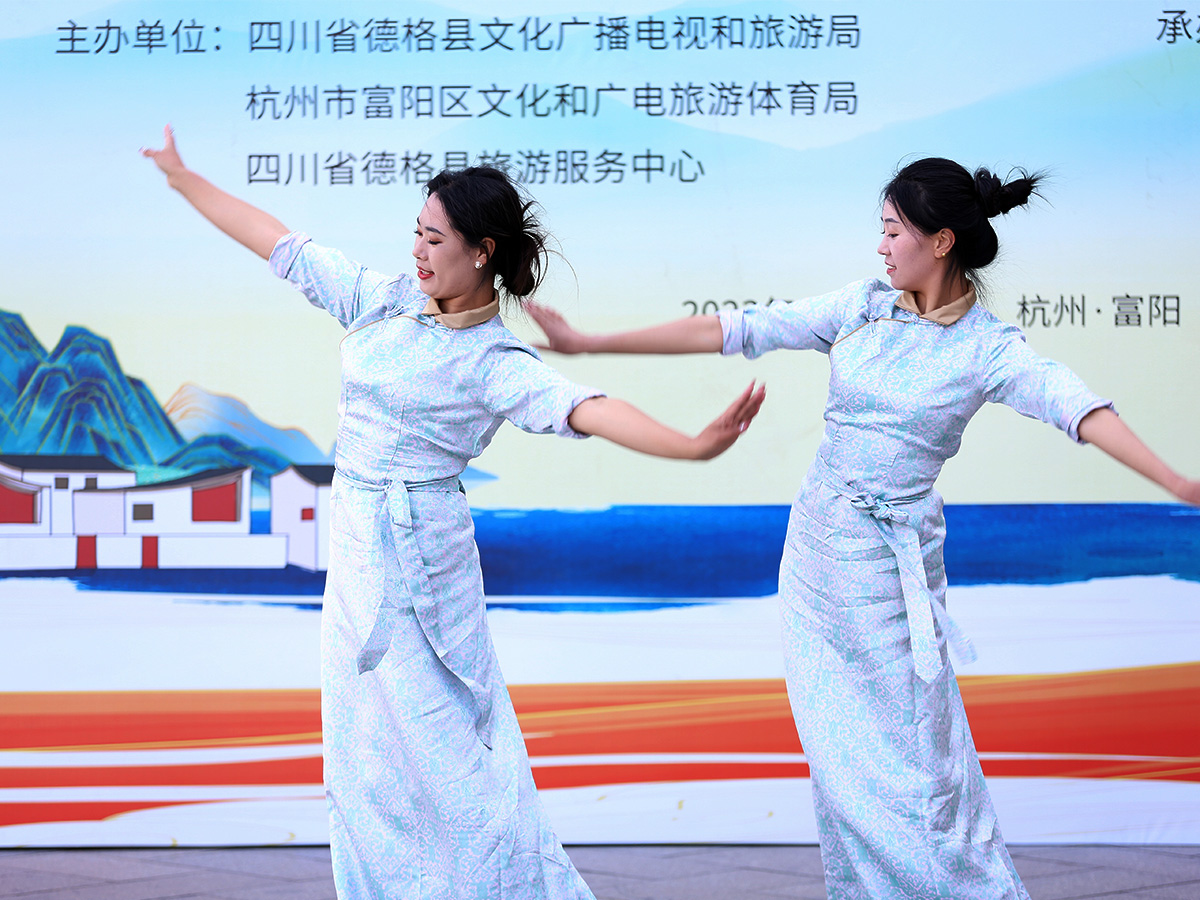 ���(y��ng)�¸����Ļ����(d��ng)��ˇ�R��