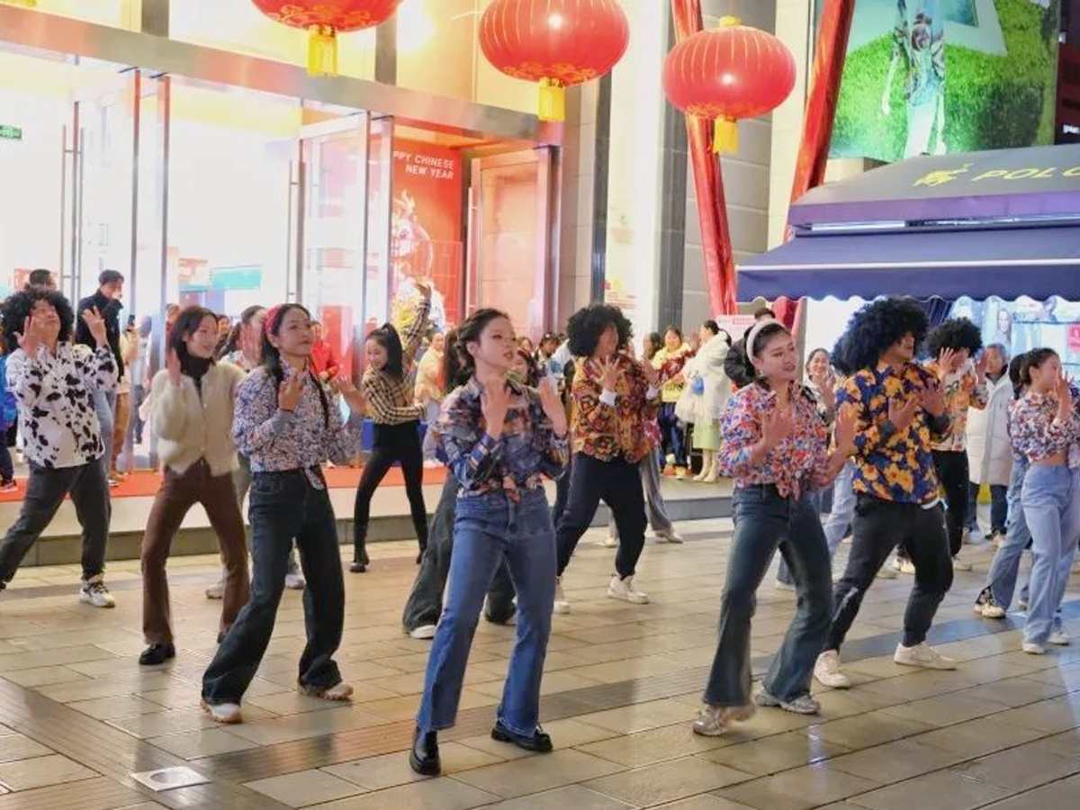 �̈�(ch��ng)�����赸���W���(d��ng)