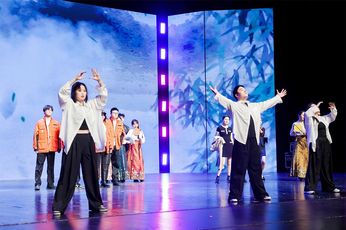 ��˾��ȴ��(hu��)���ݹ�(ji��)Ŀ