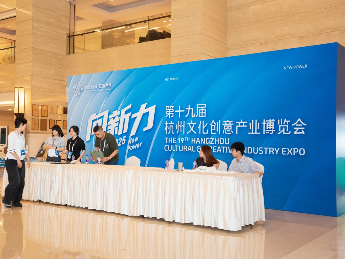 �����_(t��i)